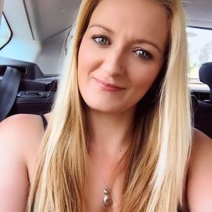 Meet your Posher, Carly